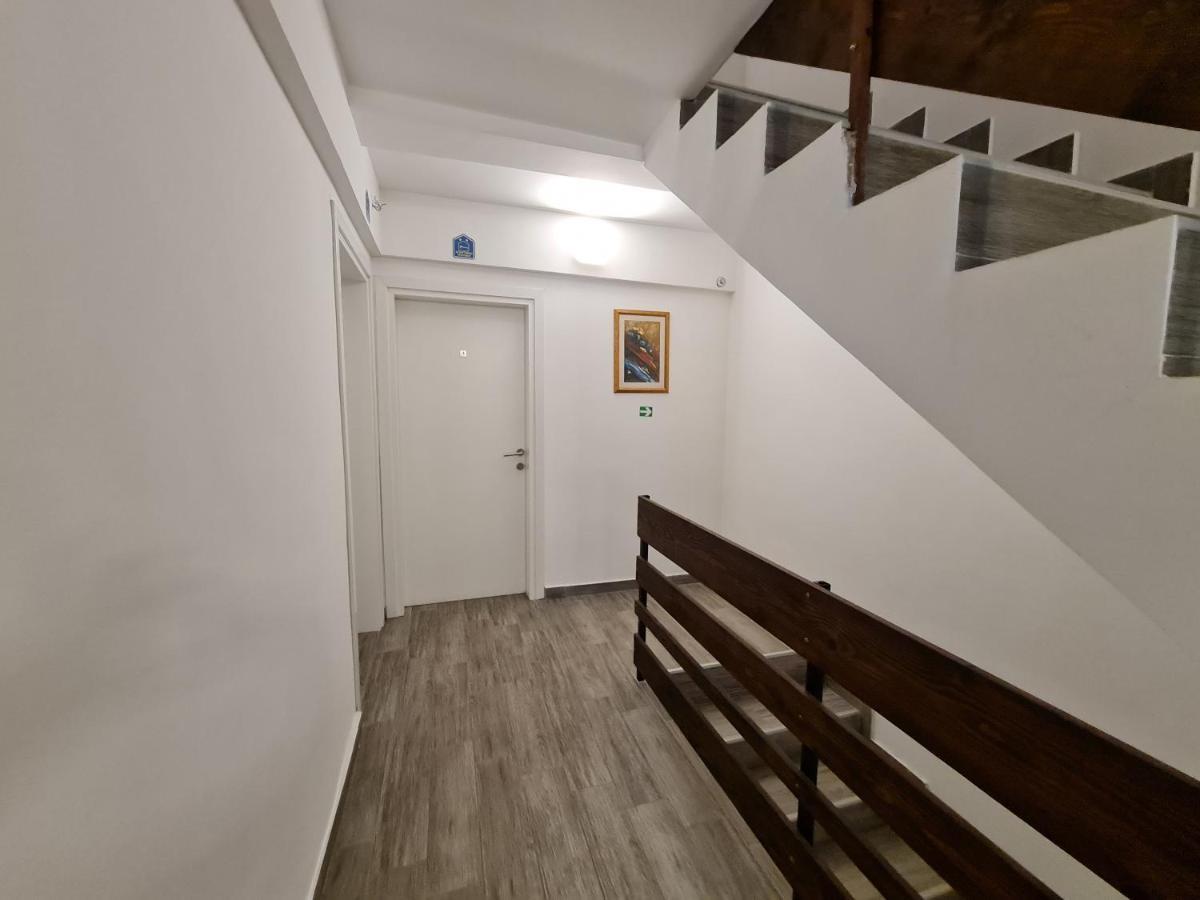 Sms Studios Соко Баня Екстериор снимка
